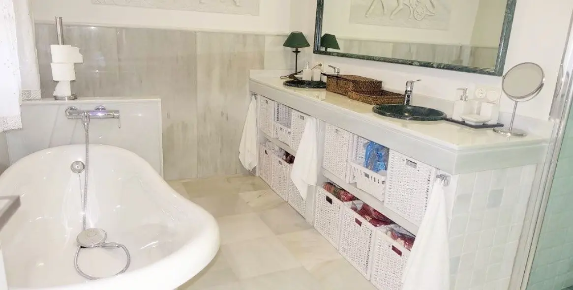 Long-term rent of detached villa in Nueva Andalucía 6