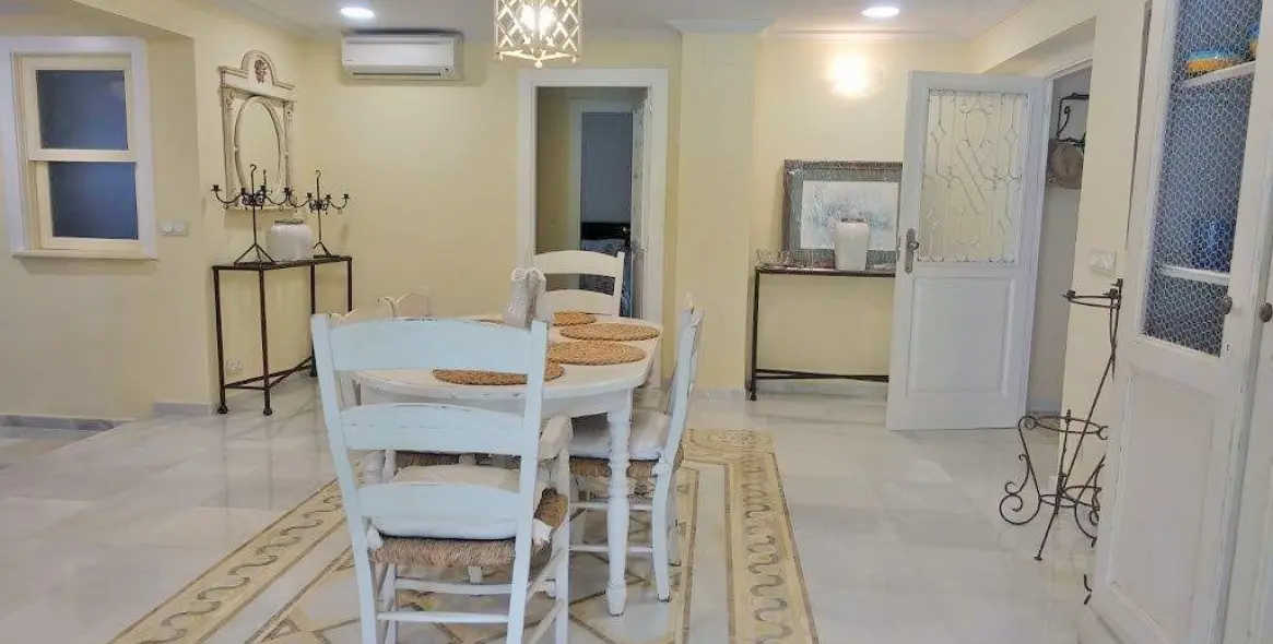 Long-term rent of detached villa in Nueva Andalucía 12