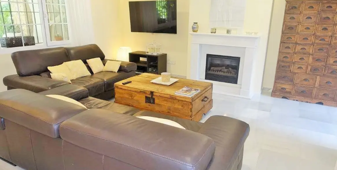 Long-term rent of detached villa in Nueva Andalucía 13