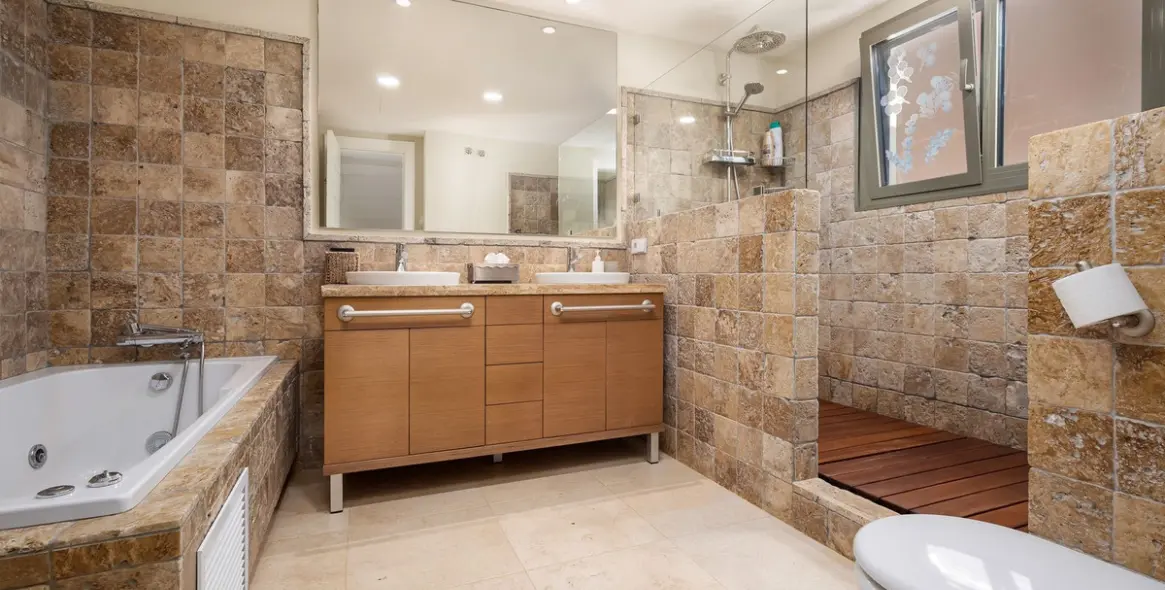 Long-term rent of penthouse in Marbella 4