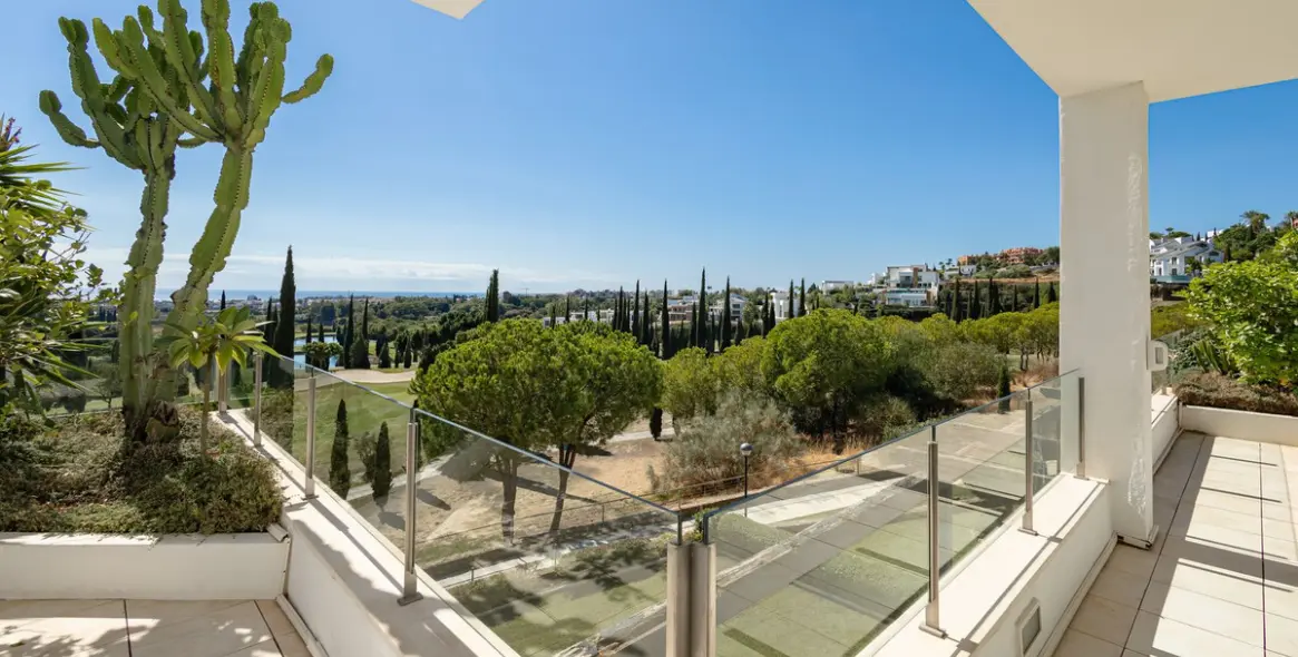 Long-term rent of penthouse in Marbella 14