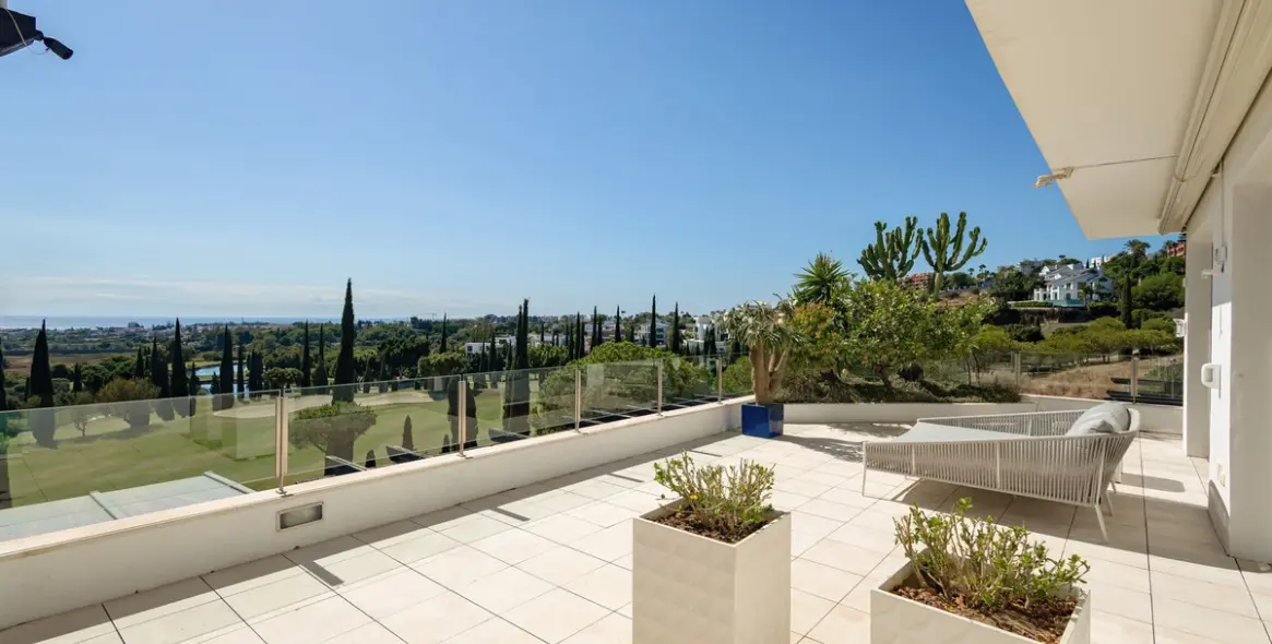 Long-term rent of penthouse in Marbella 15