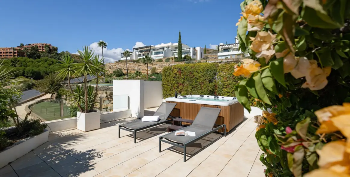 Long-term rent of penthouse in Marbella 17