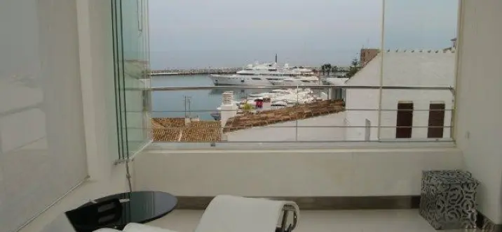 Short-term rent of penthouse in Puerto Banús 0