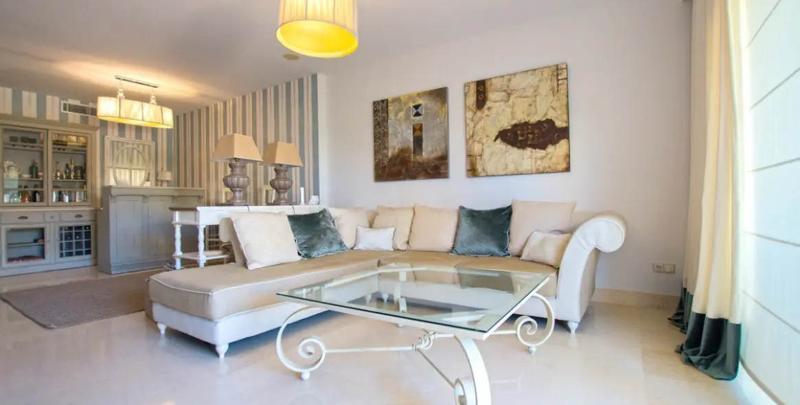 Краткосрочная аренда апартаментов на среднем этаже в Benahavís 2