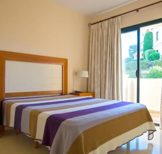 Краткосрочная аренда апартаментов на среднем этаже в Benahavís