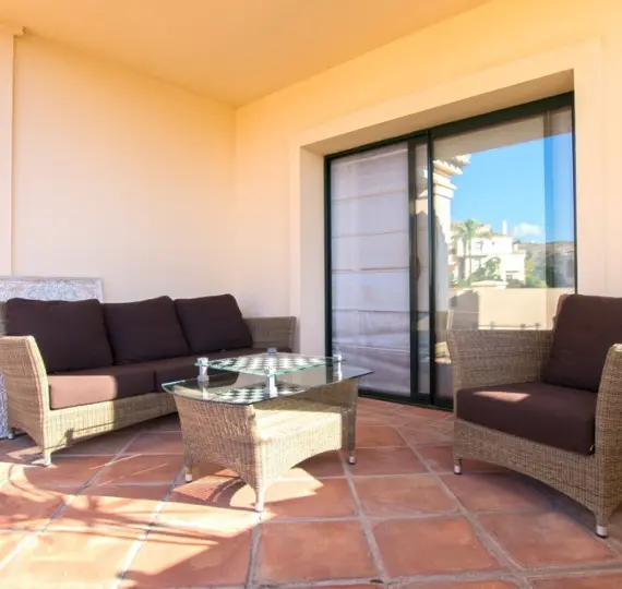 Краткосрочная аренда апартаментов на среднем этаже в Benahavís