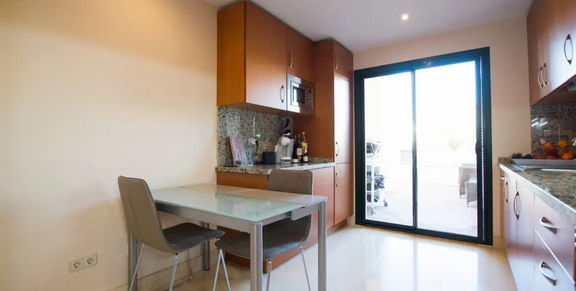 Краткосрочная аренда апартаментов на среднем этаже в Benahavís 8