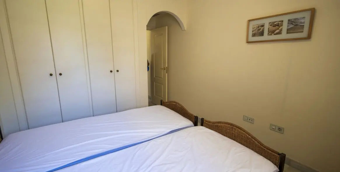 Long-term rent of ground floor apartment in Hacienda del Sol 21