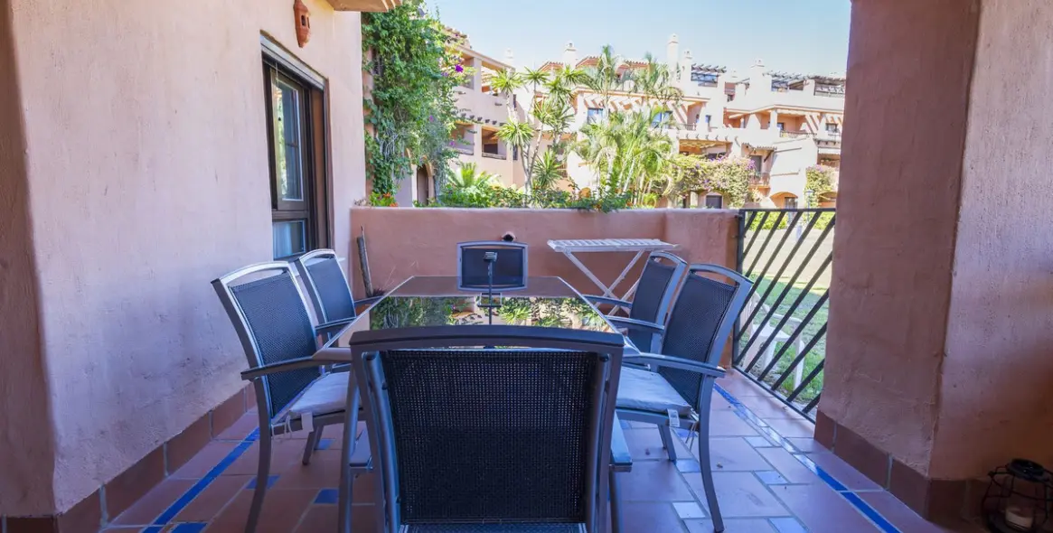 Long-term rent of ground floor apartment in Hacienda del Sol 23