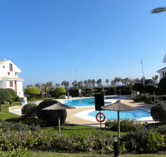 Alquiler a corto plazo de apartamento en planta media en San Pedro de Alcántara