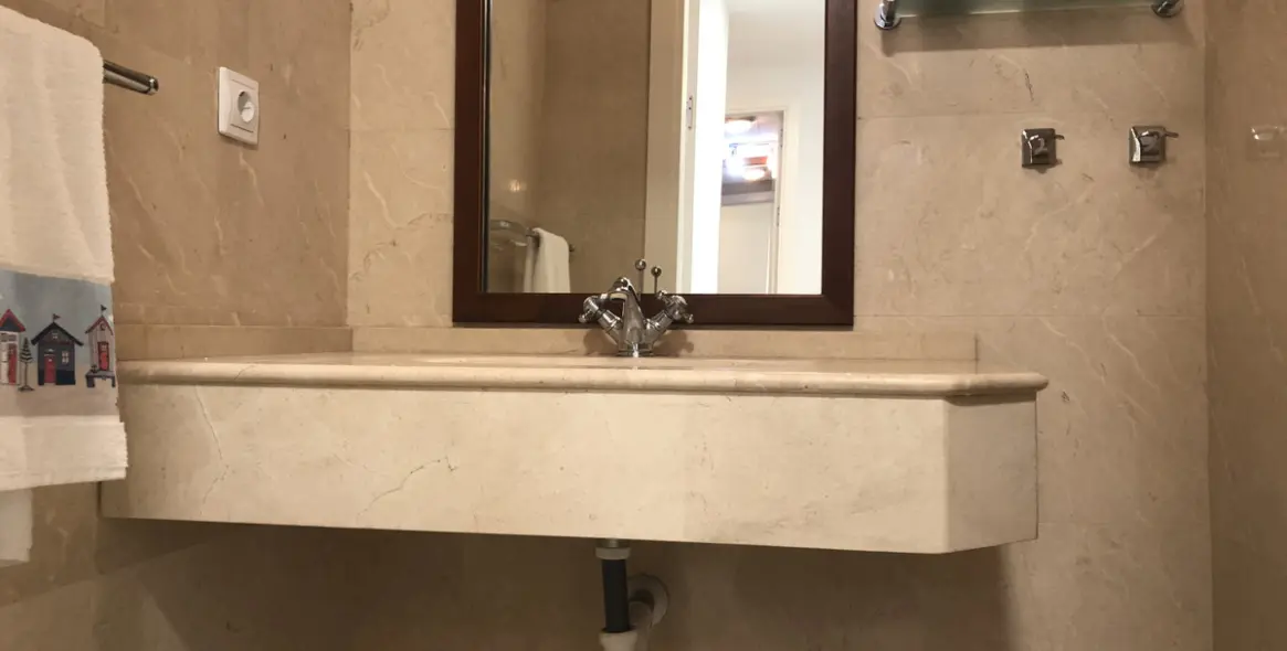 Alquiler a corto plazo de apartamento en planta media en San Pedro de Alcántara 17