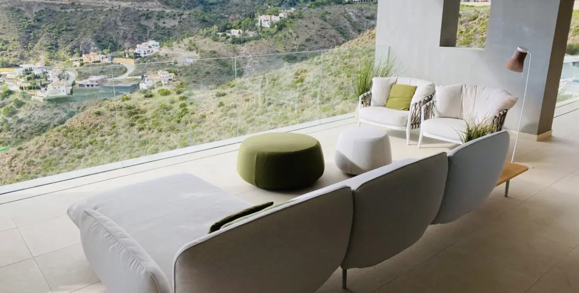 Short-term rent of middle floor apartment in Benahavís 25