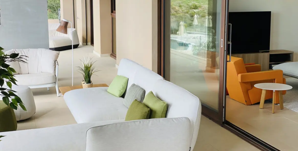 Short-term rent of middle floor apartment in Benahavís 30