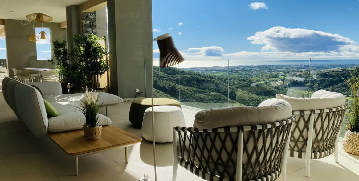 Short-term rent of middle floor apartment in Benahavís 41