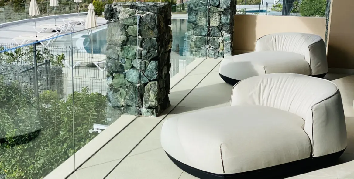 Short-term rent of middle floor apartment in Benahavís 43