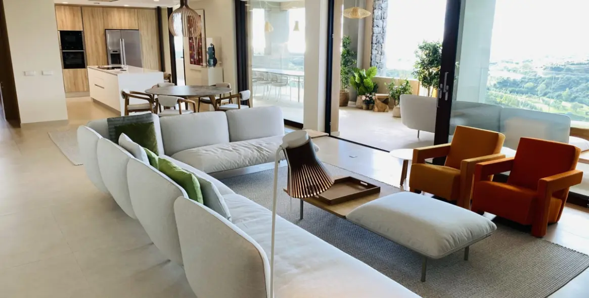 Short-term rent of middle floor apartment in Benahavís 50