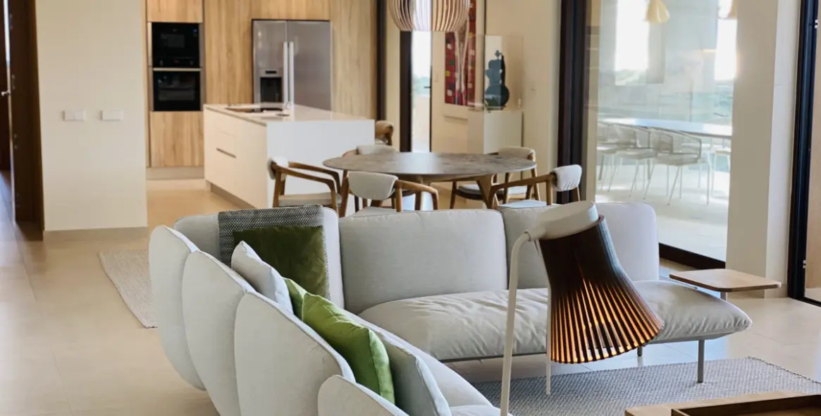 Short-term rent of middle floor apartment in Benahavís 52