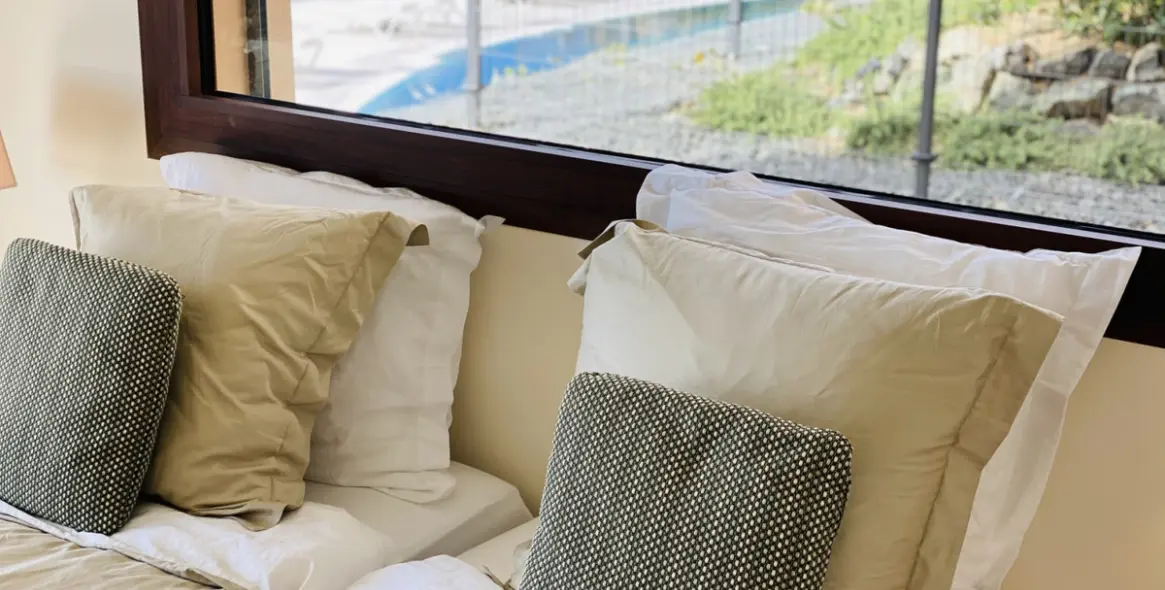 Short-term rent of middle floor apartment in Benahavís 73