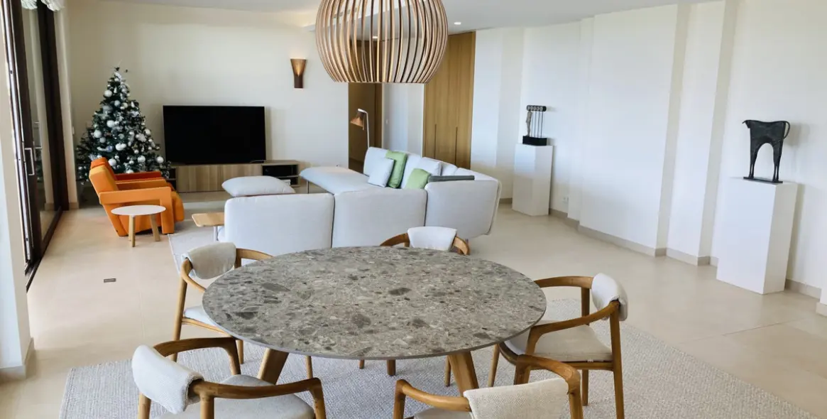 Short-term rent of middle floor apartment in Benahavís 89