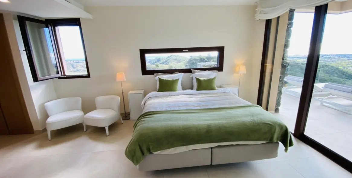 Short-term rent of middle floor apartment in Benahavís 8