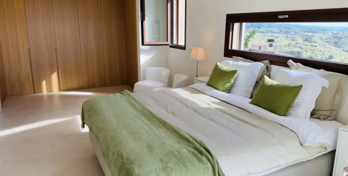 Short-term rent of middle floor apartment in Benahavís 9