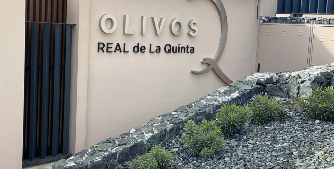 Short-term rent of middle floor apartment in Benahavís 16