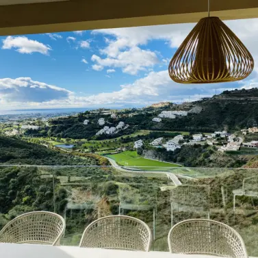 Short-term rent of middle floor apartment in Benahavís