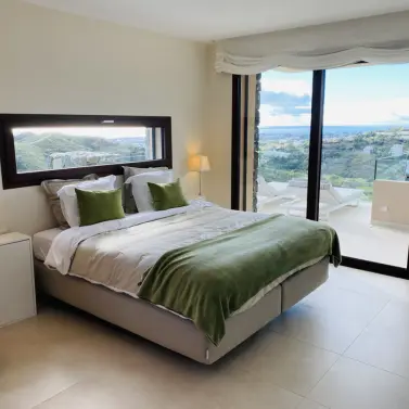 Short-term rent of middle floor apartment in Benahavís