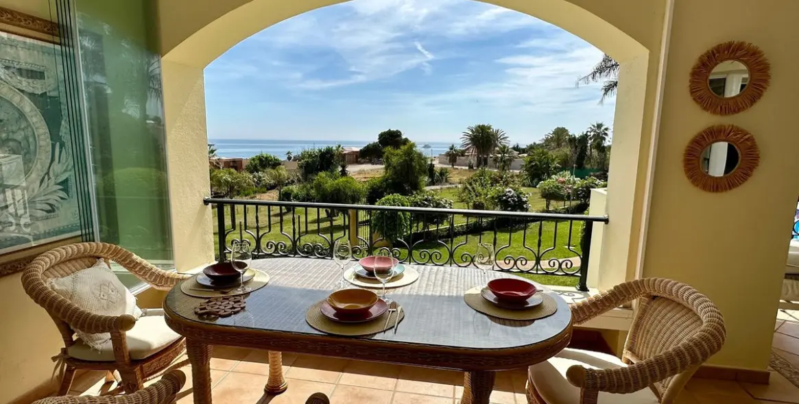 Short-term rent of middle floor apartment in Elviria 1