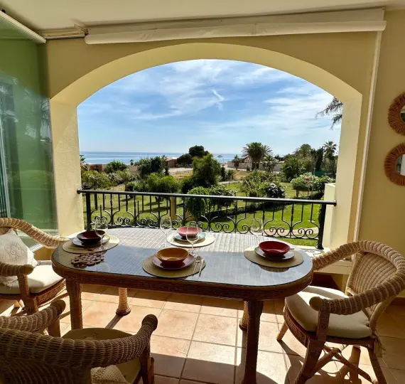 Short-term rent of middle floor apartment in Elviria