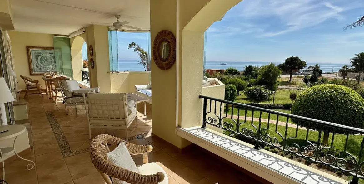 Short-term rent of middle floor apartment in Elviria 2