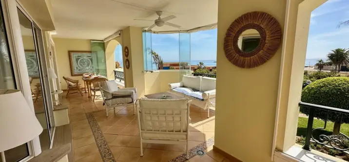 Short-term rent of middle floor apartment in Elviria 3