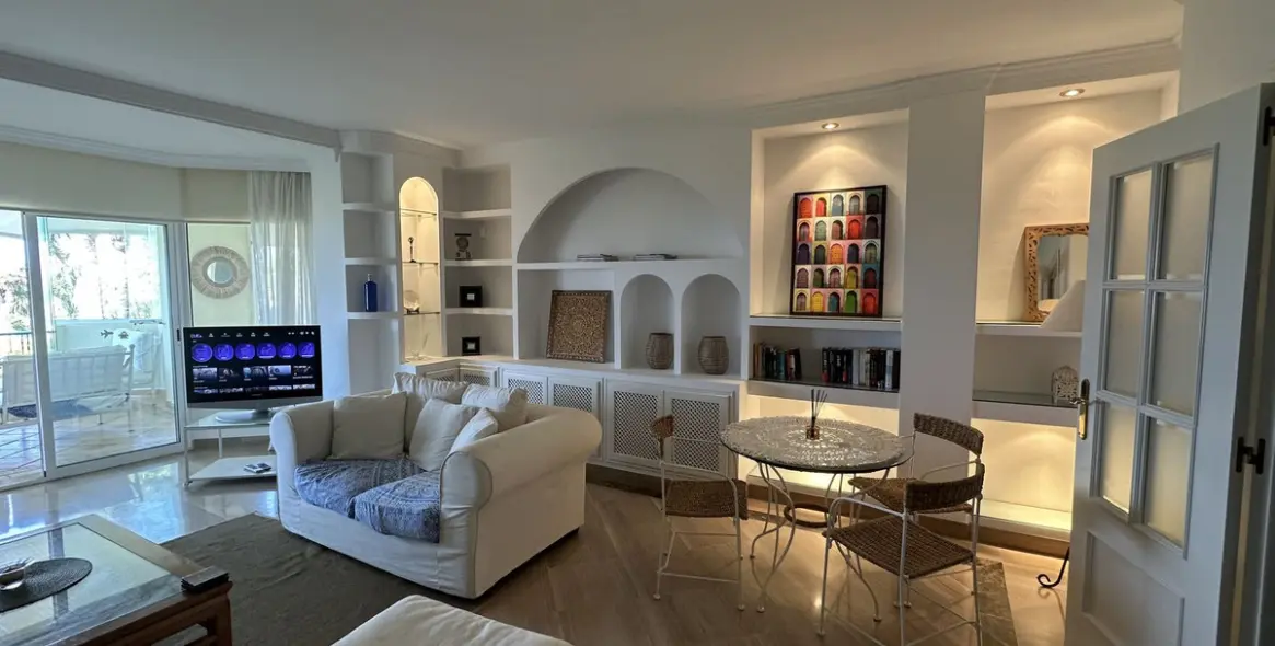 Short-term rent of middle floor apartment in Elviria 7