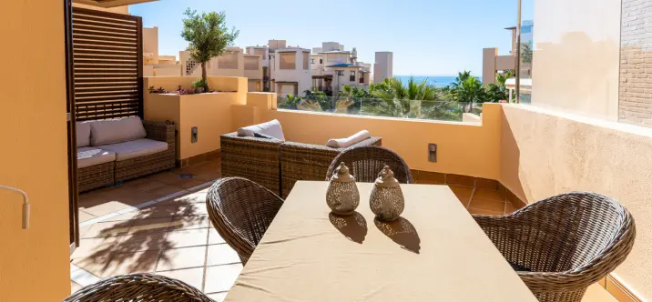 Краткосрочная аренда двухуровневого пентхауса в Estepona 1