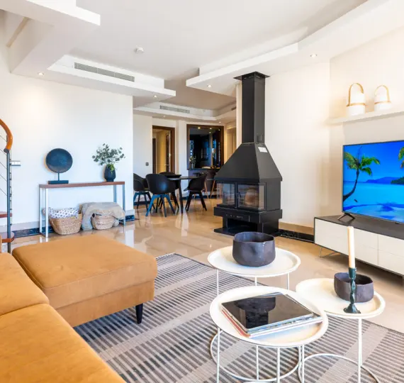 Краткосрочная аренда двухуровневого пентхауса в Estepona