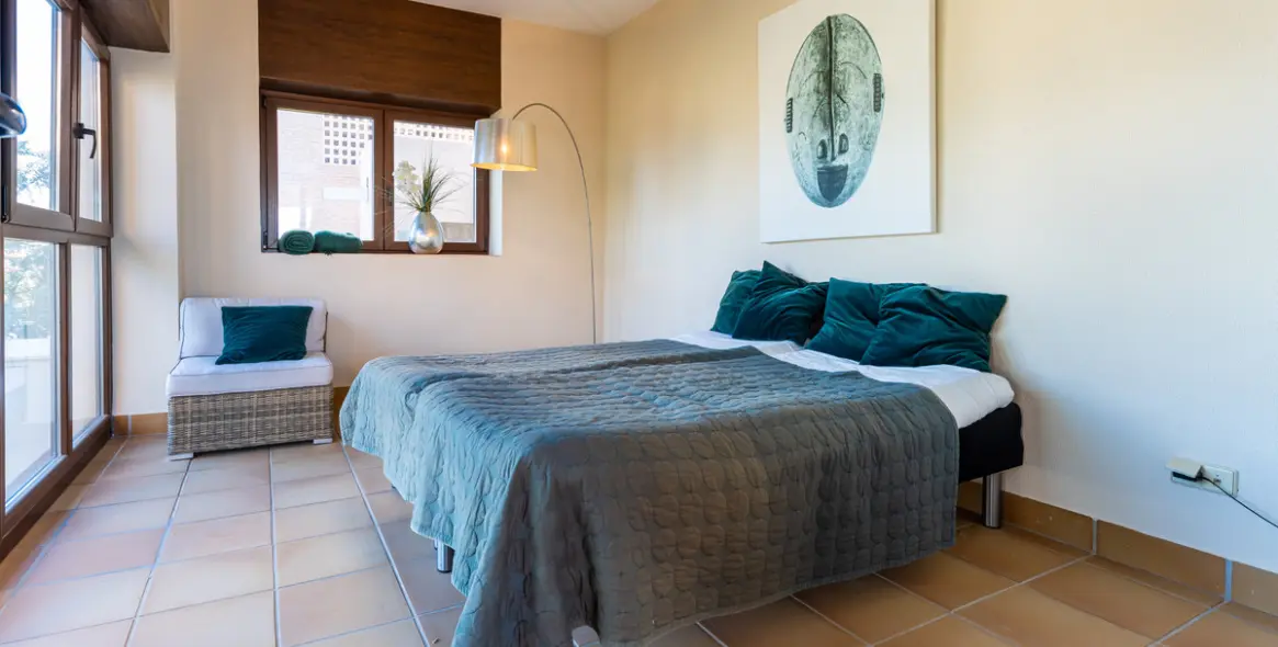 Краткосрочная аренда двухуровневого пентхауса в Estepona 7