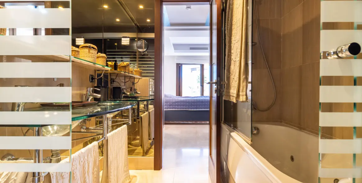 Краткосрочная аренда двухуровневого пентхауса в Estepona 8