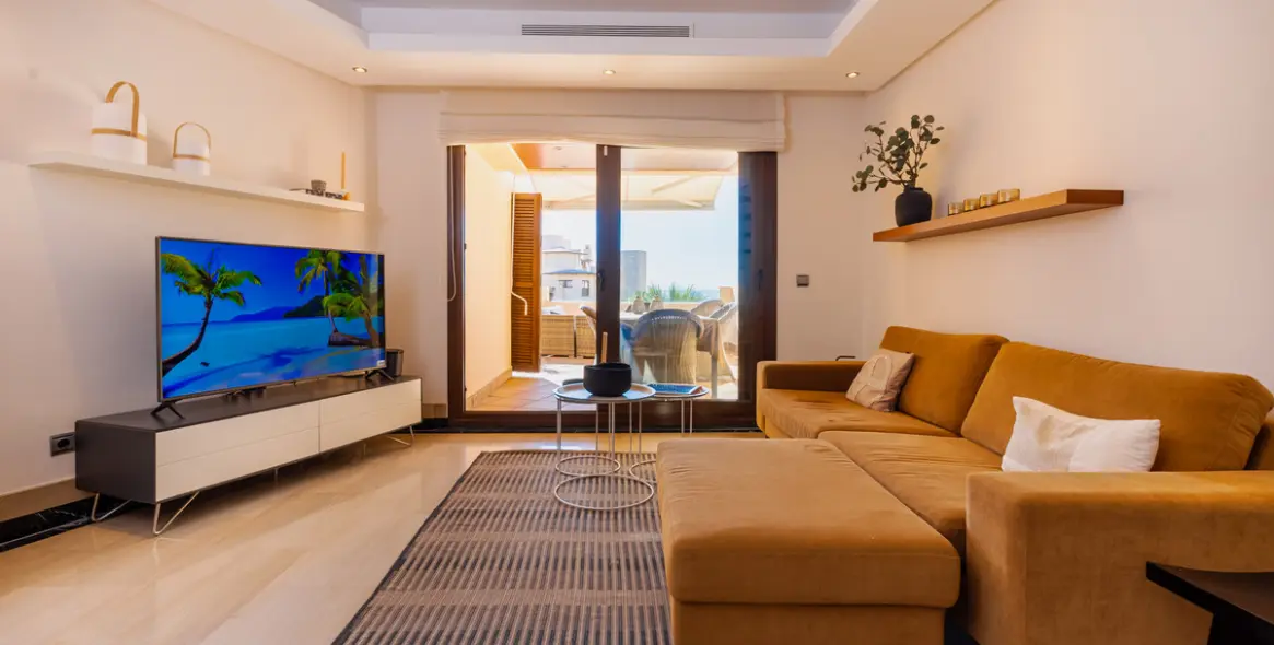 Краткосрочная аренда двухуровневого пентхауса в Estepona 17