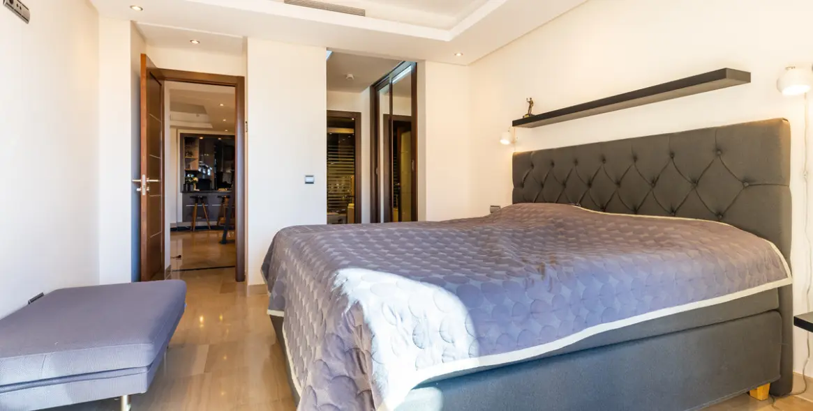 Краткосрочная аренда двухуровневого пентхауса в Estepona 18