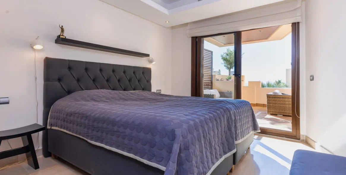 Краткосрочная аренда двухуровневого пентхауса в Estepona 20