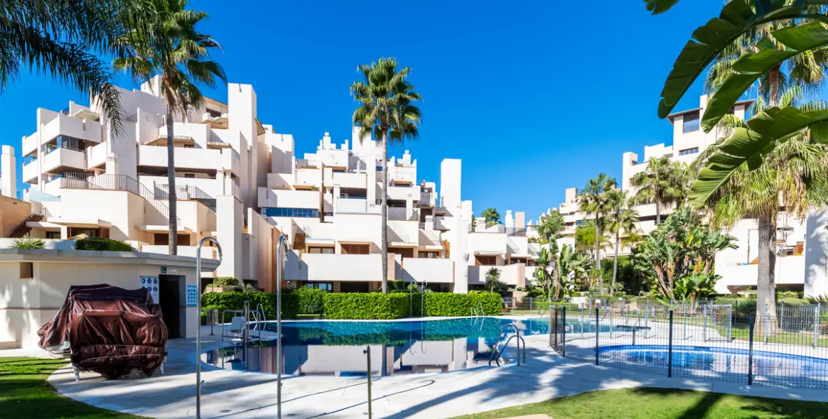 Short-term rent of penthouse duplex in Estepona 29