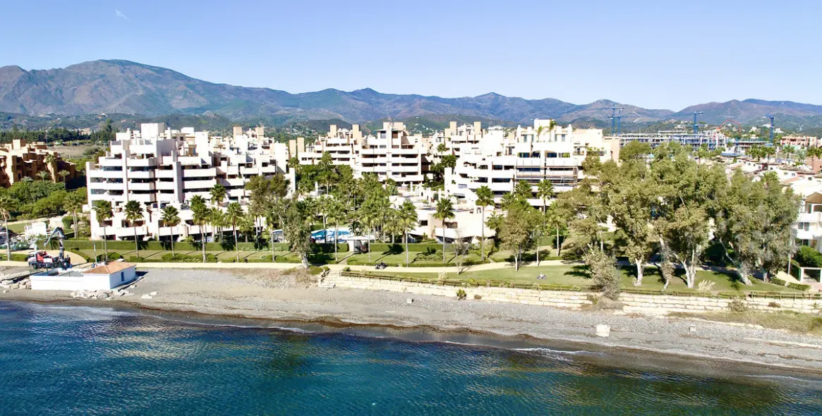 Short-term rent of penthouse duplex in Estepona 32