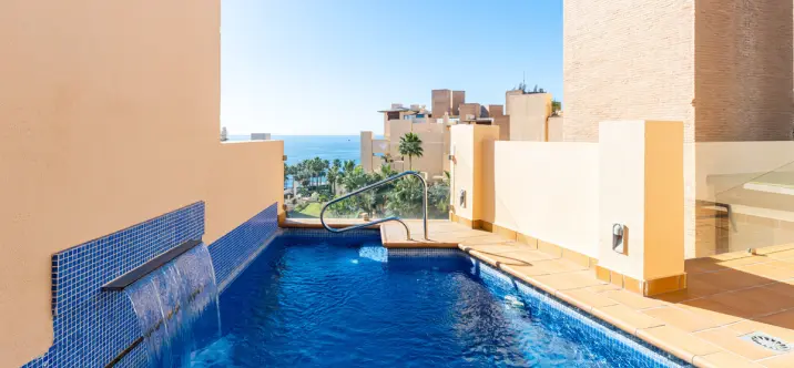 Short-term rent of penthouse duplex in Estepona 2