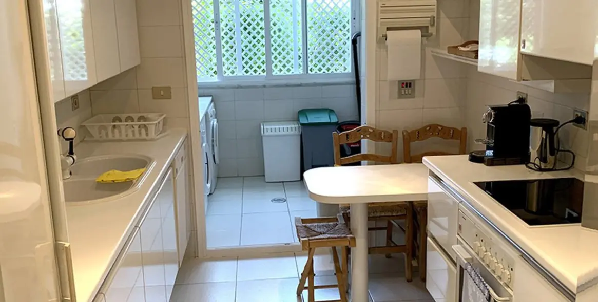 Long-term rent of ground floor apartment in Puerto Banús 16