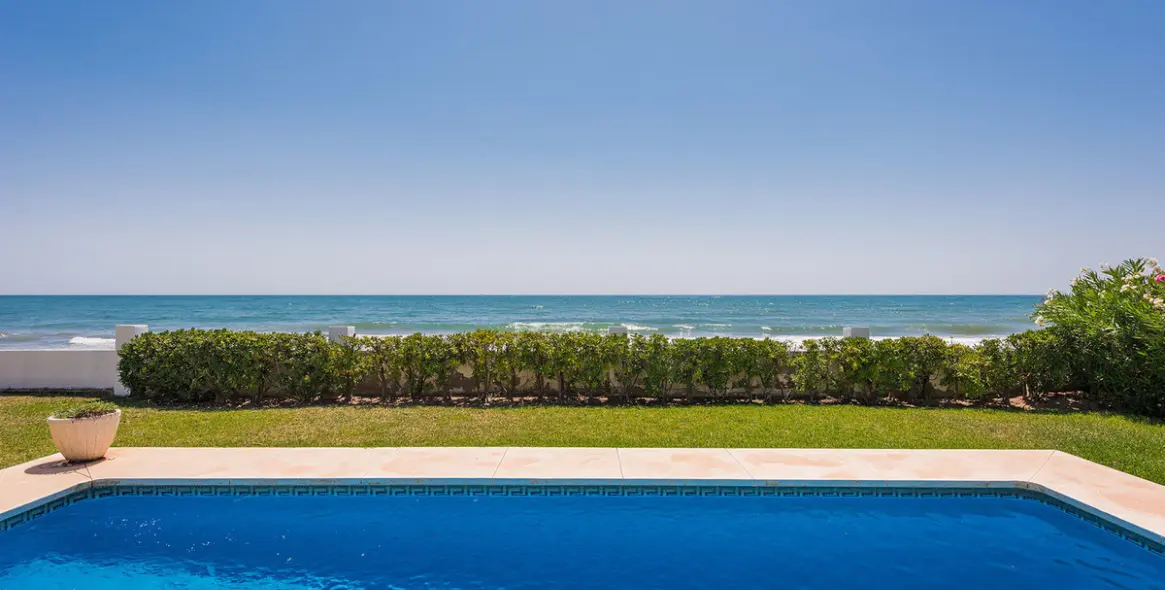 Краткосрочная аренда  отдельно стоящей виллы в Marbesa 2