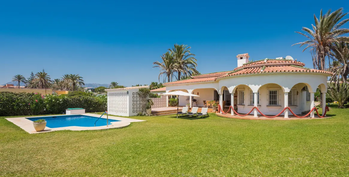 Краткосрочная аренда  отдельно стоящей виллы в Marbesa 7