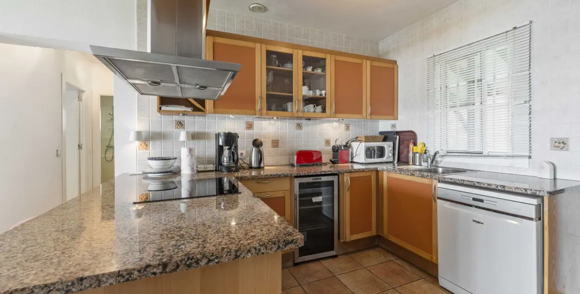 Краткосрочная аренда  отдельно стоящей виллы в Marbesa 8