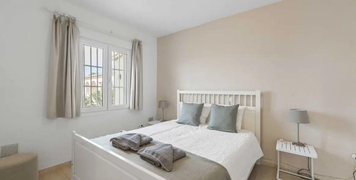 Краткосрочная аренда  отдельно стоящей виллы в Marbesa 9