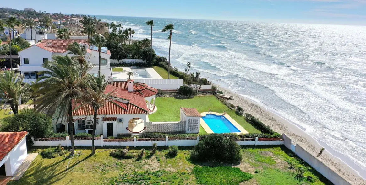 Краткосрочная аренда  отдельно стоящей виллы в Marbesa 26